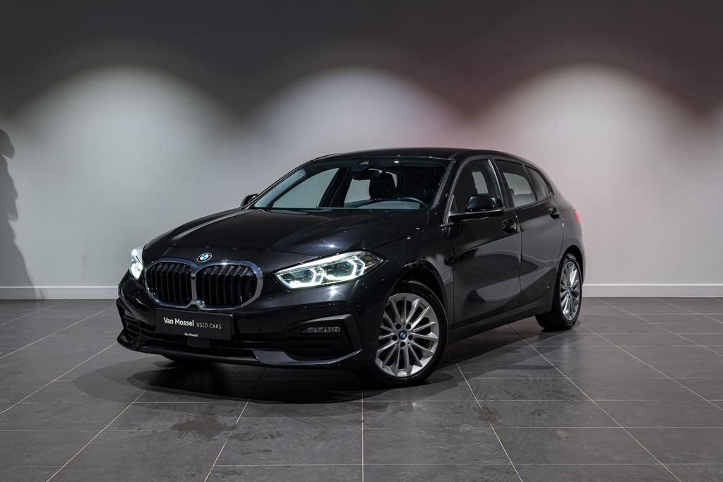 BMW 1-serie 118i Aut. | Carplay | Cruise | LED | LMV, Auto's, Gebruikt, 136 pk, Zwart, 5 zetels