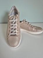 Goudkleurige sneakers Geox maat 38, Kleding | Dames, Schoenen, Geox, Overige kleuren, Ophalen of Verzenden, Zo goed als nieuw
