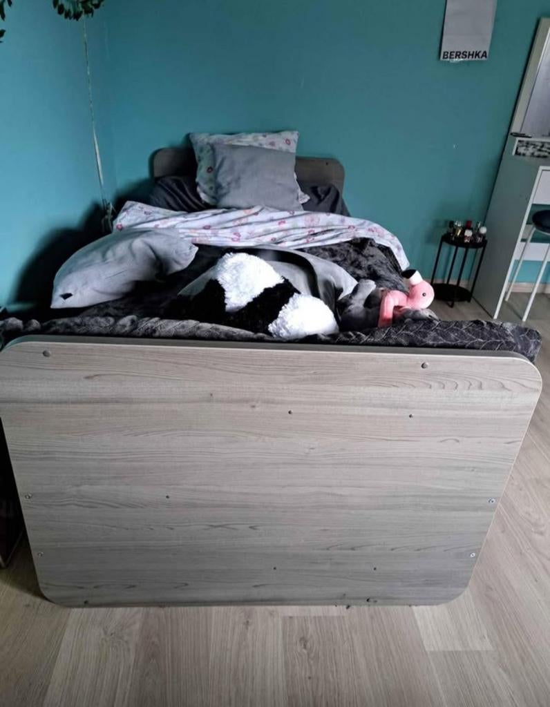 1 persoonsbed 200x90 met lattenbodem en matras, Huis en Inrichting, Slaapkamer | Bedden, Ophalen, Grijs