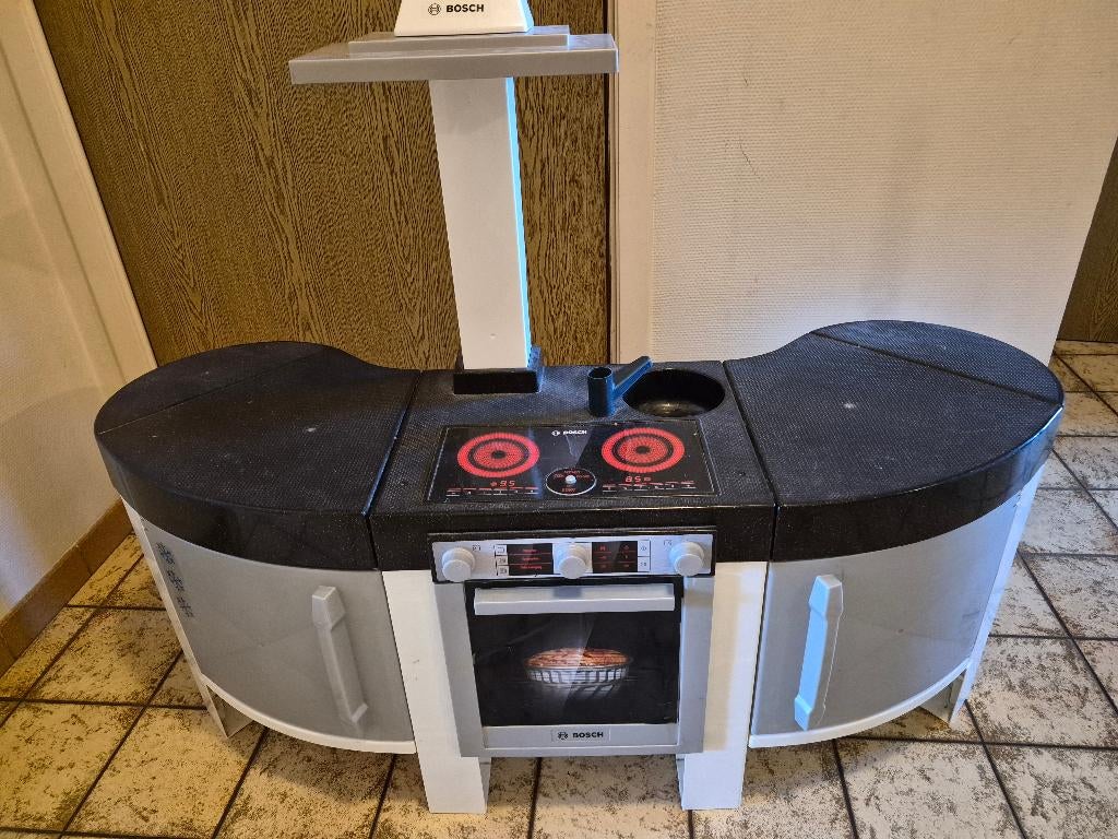 Cuisine enfant, Enlèvement, Jouer à la cuisine