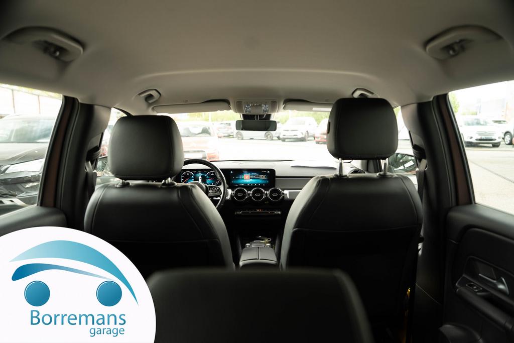 Mercedes-Benz GLB 180 BUSINESS Camera/Navi/Lane Assist/...., Autos, Mercedes-Benz, 1332 cm³, Achat, Euro 6, Entreprise