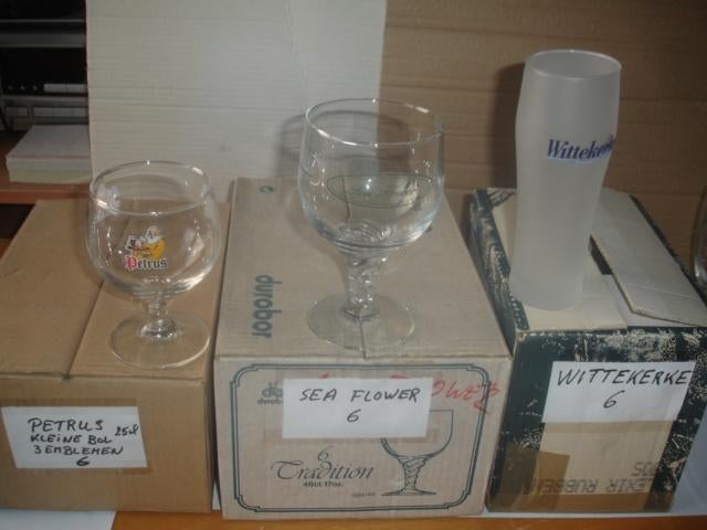 3 x 6 bierglazen Petrus, Sea Flower en Wittekerke € 3,00, Ophalen of Verzenden, Zo goed als nieuw, Glas of Glazen, Overige merken