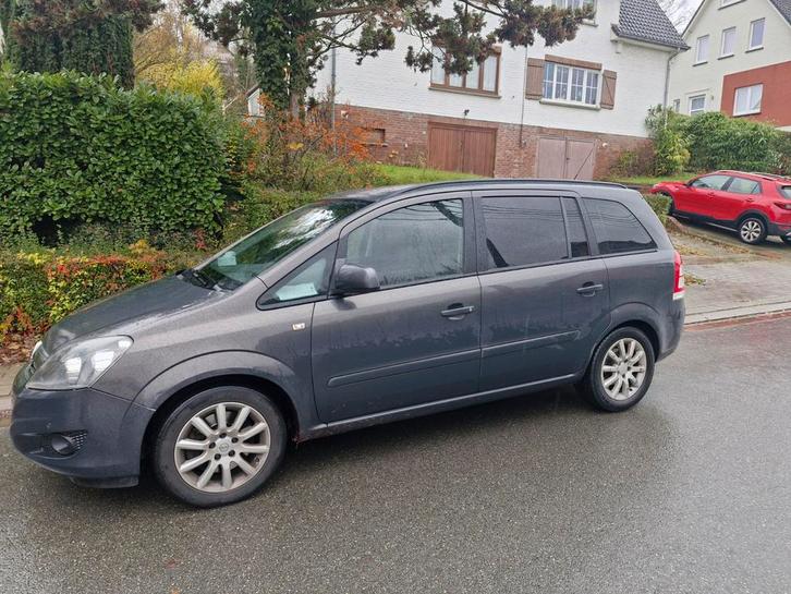 Opel zafira B, Auto's, Opel, Particulier, Zafira, Diesel, Euro 5, Break, 5 deurs, Handgeschakeld, Zwart, Ophalen