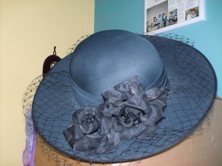 a vendre chapeau pour mariage, Kleding | Dames, Trouwkleding en Trouwaccessoires, Zo goed als nieuw, Accessoires, Zwart, Ophalen of Verzenden