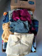 doos restjes stof, Ophalen, Zo goed als nieuw