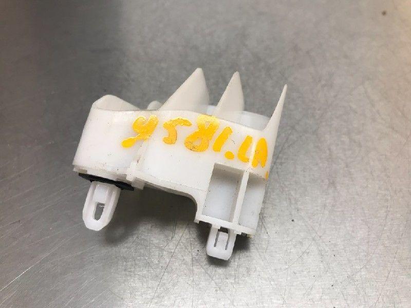 BUMPERSTEUN LINKS ACHTER Yaris III (P13) (|521560D040|), Gebruikt, Toyota