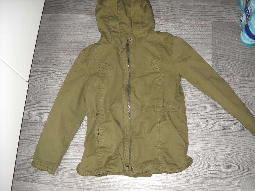 zomer-tussenseizoen jas 110-116-mooie staat-1 euro, Ophalen, Zo goed als nieuw, Meisje, Jas