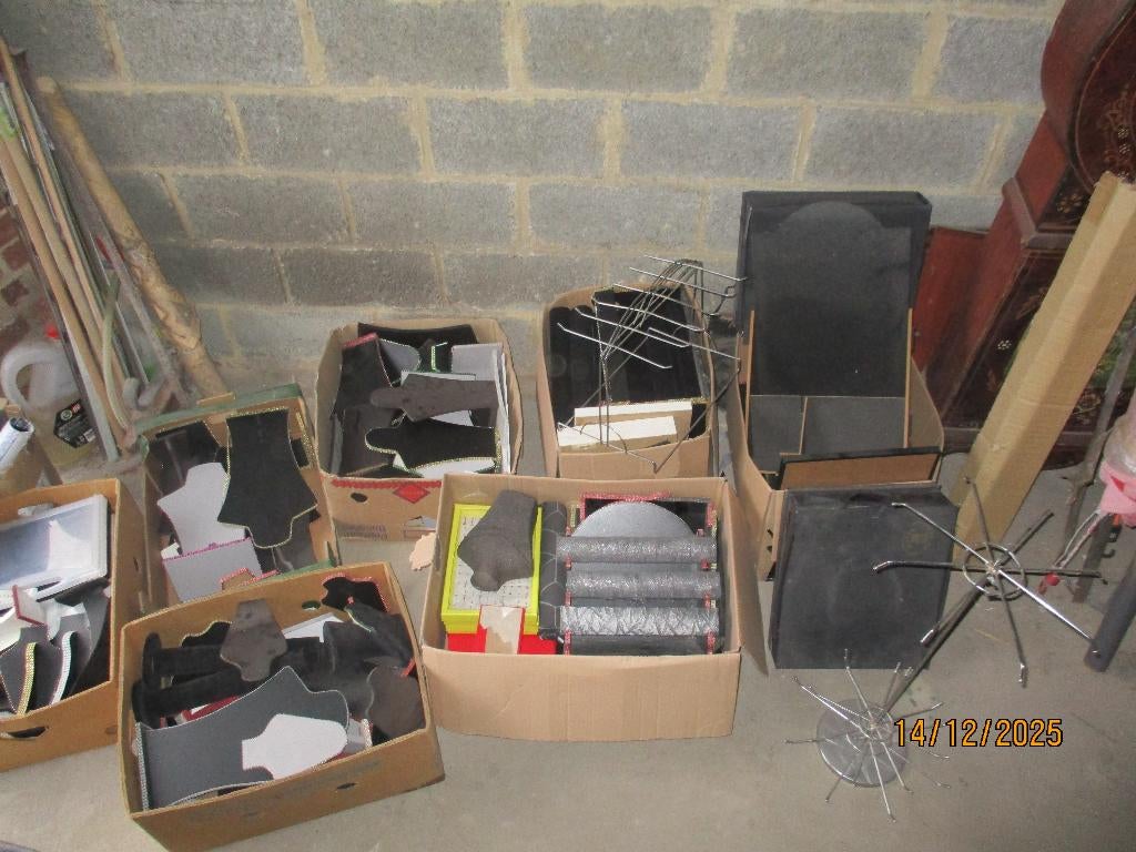 lot présentoir a bijoux, Enlèvement