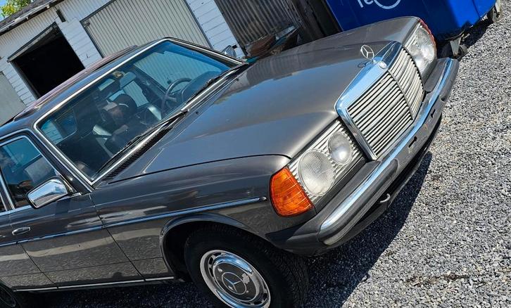 MERCEDES W123 300D AUTOMAAT + OPEN DAK + VEEL WERK!, Autos, Mercedes-Benz, Particulier, Série 300, Toit ouvrant, Diesel, Automatique