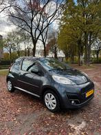 Peugeot 107 1.0 benzine 2013, Auto's, Peugeot, Voorwielaandrijving, Stof, Zwart, Handgeschakeld