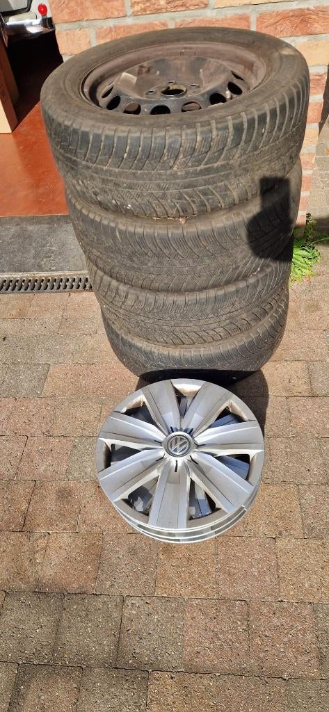 4 stalen velgen met winterbanden VW t-roc met wieldeksels, Ophalen, Gebruikt, 16 inch, Banden en Velgen
