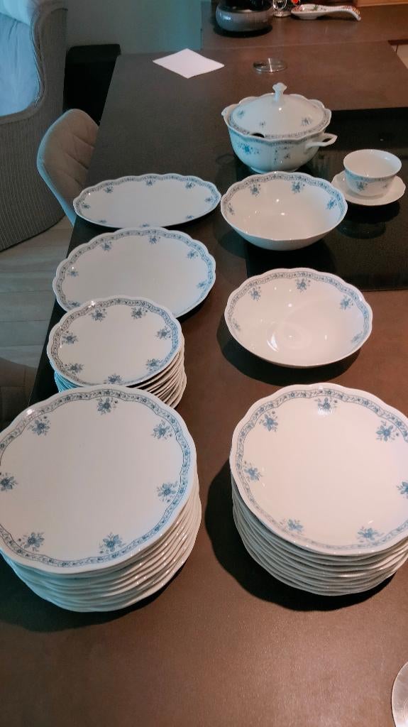 Vaisselle VOHENSTRAUSS Service complet en porcelaine, Enlèvement