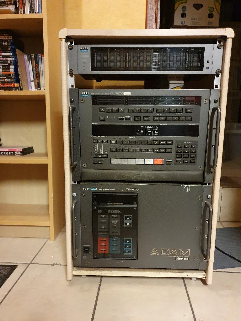 Akai Adam 12 sporen digitaal recorder + remote + meterbrug, TV, Hi-fi & Vidéo, Enlèvement