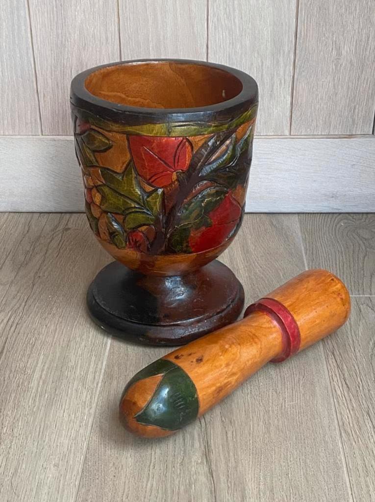 Grote handgemaakte stamper en vijzel (28 cm) + houten vaas, Ophalen