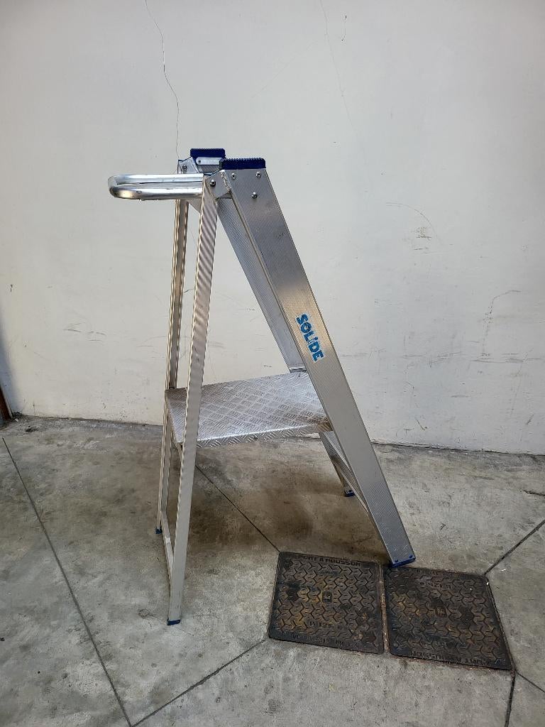 Solide schilderstrap 3 treden inclusief bordes, Trap, Ophalen of Verzenden, Zo goed als nieuw, Opvouwbaar of Inschuifbaar