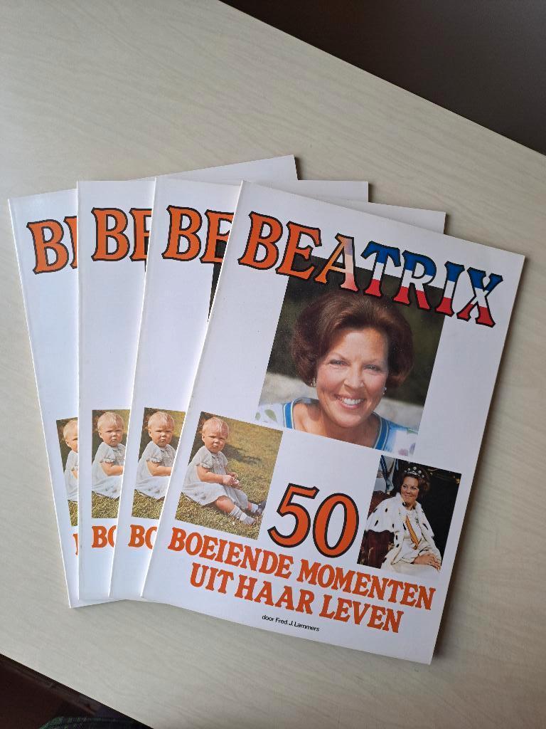 Koningin Beatrix in 50 boeiende momenten uit haar leven, Verzamelen, Koningshuis en Royalty, Nieuw, Tijdschrift of Boek, Ophalen