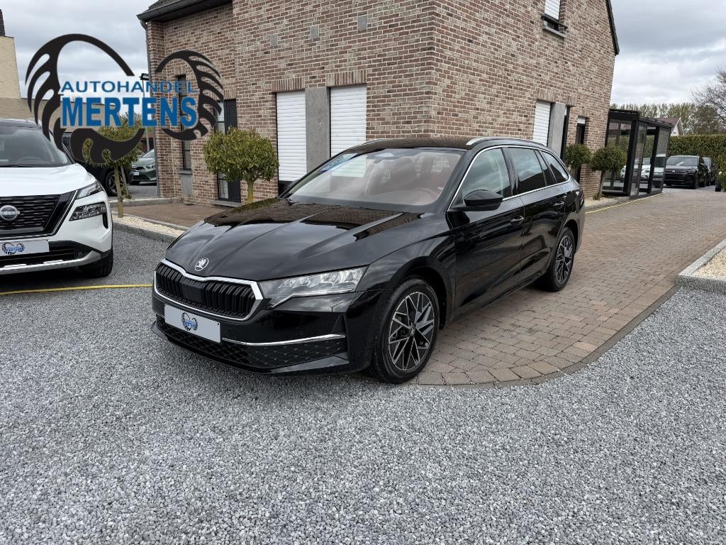 Skoda Octavia Combi 1.5 TSI 150PK mHEV DSG Selection NIEUW, Achat, Entreprise, Noir, 5 portes