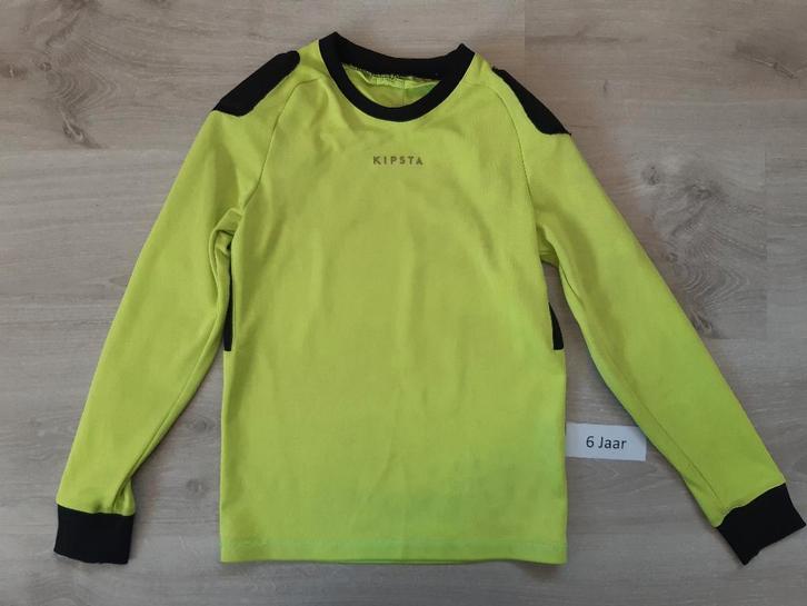 Voetbalkledij maat 122 tem 140 + voetbalschoenen maat 32, Kinderen en Baby's, Kinderkleding | Maat 122, Zo goed als nieuw, Jongen of Meisje