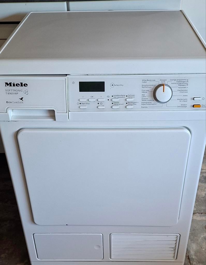 Droogkast merk miele softtronic 8kg, Elektronische apparatuur, Droogkasten, Ophalen, 6 tot 8 kg, Anti-kreukfase, Zo goed als nieuw