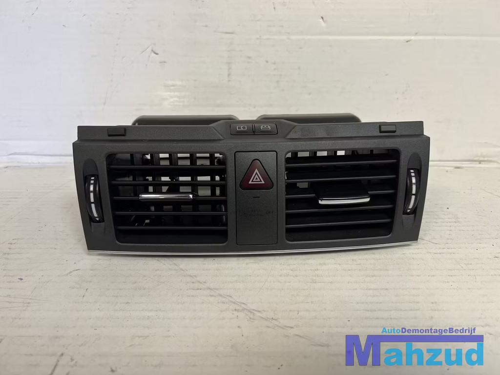 MERCEDES C KLASSE S204 W204 Luchtrooster midden 2008-2011, Autos : Pièces & Accessoires, Tableau de bord & Interrupteurs, Mercedes-Benz AG