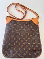 Louis Vuitton schoudertas in Monogram Canvas Odéon MM, Ophalen of Verzenden, Gebruikt, Bruin, Schoudertasje