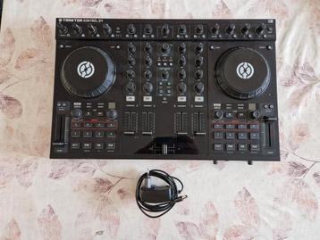 Dj Set Traktor Kontrol S4 in goede staat te koop.