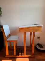 Retro kinderbureau, Kinderen en Baby's, Kinderkamer | Tafels en Stoelen, Ophalen, Gebruikt