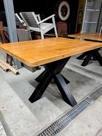 Table à manger en chêne massif avec pied d'araignée, Maison & Meubles, Tables | Tables à manger, 100 à 150 cm, Quatre personnes