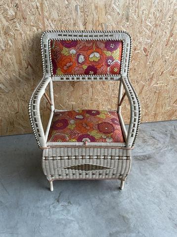 Vintage zeteltje beschikbaar voor biedingen