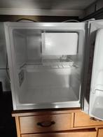 Kleine koelkast met vriesvakje, Comme neuf, Moins de 85 cm, Classe énergétique A ou plus économe, 45 à 60 cm