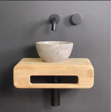 Fonteinkraan met lavabo, volledige set beschikbaar voor biedingen