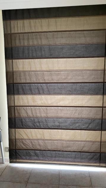 gordijnen beschikbaar voor biedingen