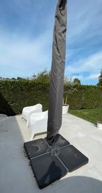 Parasol de 4m noir à reparer avec pied (4 dalles), Ophalen, Zo goed als nieuw
