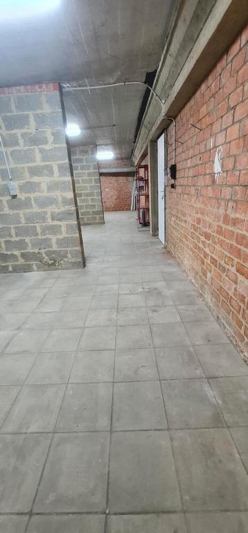‼️ MAGAZIJN VAN 92 M2 TE HUUR IN DE BUURT VAN MEISERPLEINEN  beschikbaar voor biedingen