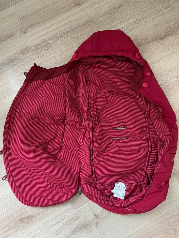 Maxi-Cosi voetenzak – rood – universeel – goede staat, Kinderen en Baby's, Babykleding | Baby-kledingpakketten, Gebruikt, Overige maten