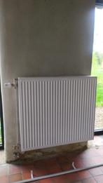 Vasco radiator en Stelrad radiator met toebehoren, Doe-het-zelf en Bouw, 60 tot 150 cm, 800 watt of meer, 80 cm of meer, Zo goed als nieuw