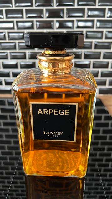 Factice Géant - Arpège Lanvin voor parfumliefhebbers beschikbaar voor biedingen