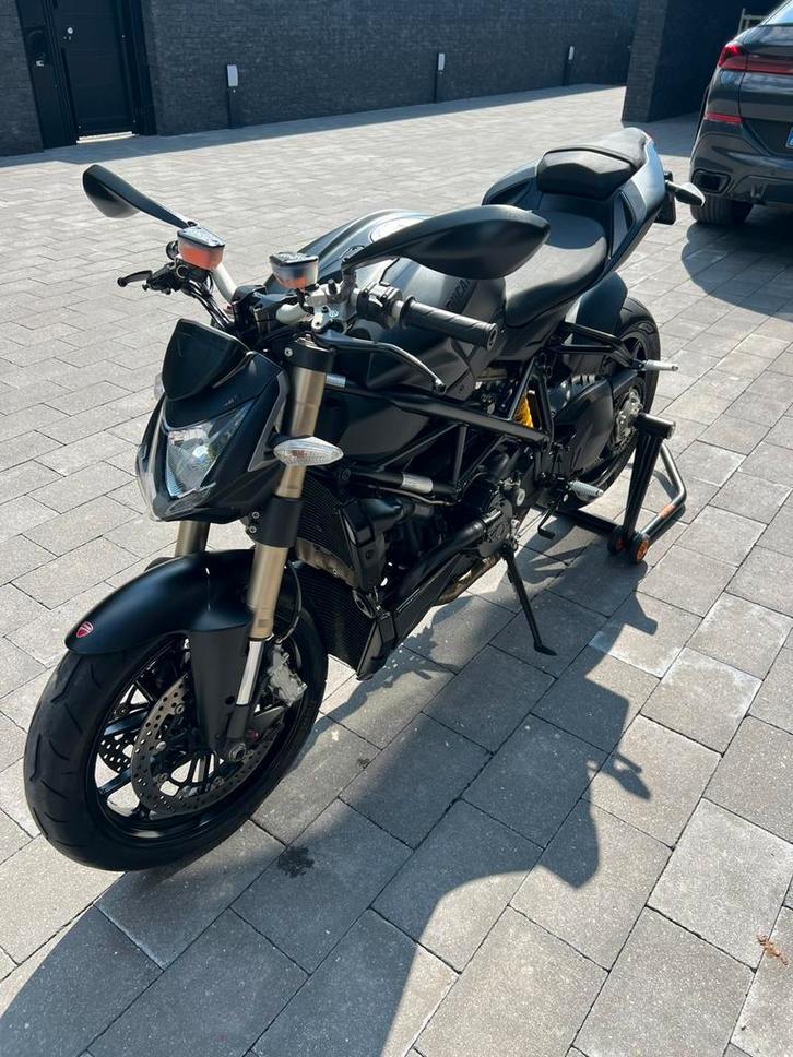Ducati streetfighter 848cc 2012, Motos, Motos | Ducati, Particulier, Sport, plus de 35 kW, 2 cylindres, Permis Moto A, ABS, Éclairage LED