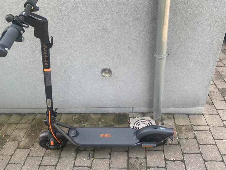 NINEBOT F2PRO AMPER GEBRUIKT!, Fietsen en Brommers, Steps, Ophalen