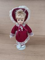 Poupée en porcelaine sur support, Enlèvement ou Envoi, Comme neuf