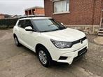 SSangyong Tivoli 08/2015 benzine 36700 km, Auto's, 94 kW, Monovolume, Zwart, 4 cilinders