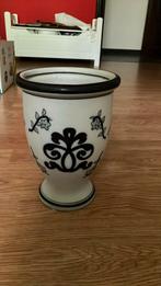 Vaas house of flowers, Huis en Inrichting, Woonaccessoires | Vazen, Ophalen