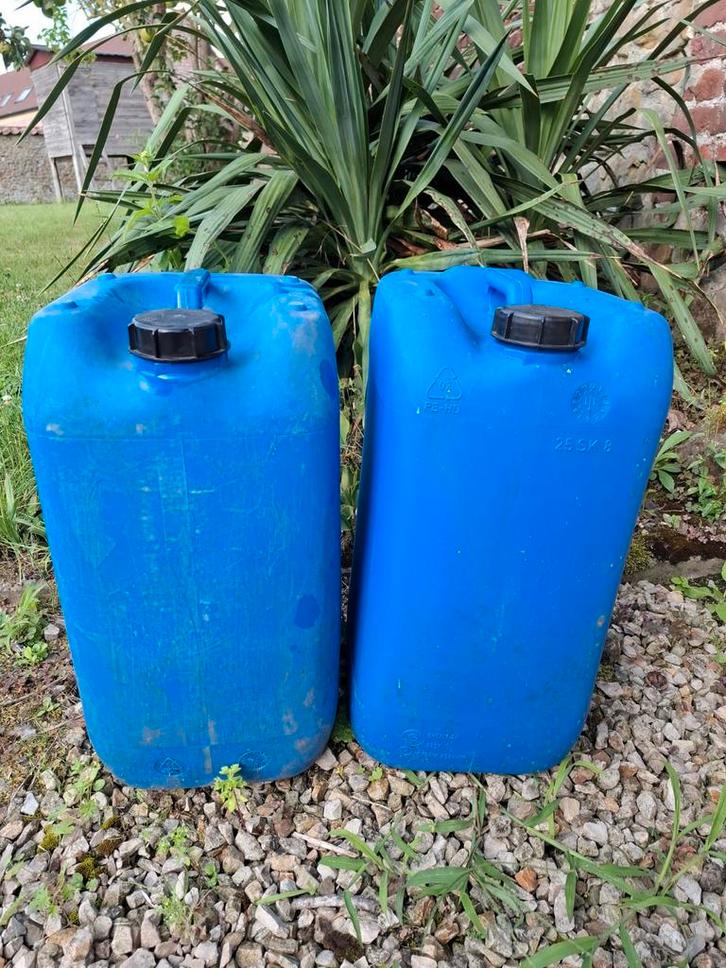Deux bidons de 25L SK8/ transport mazout, essence  etc, Auto-onderdelen, Brandstofsystemen, Gebruikt, Ophalen