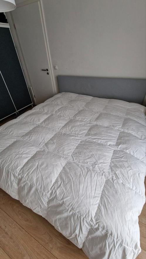 Couette plumes et duvet de canard 260*240, Huis en Inrichting, Slaapkamer | Beddengoed, Zo goed als nieuw, Ophalen