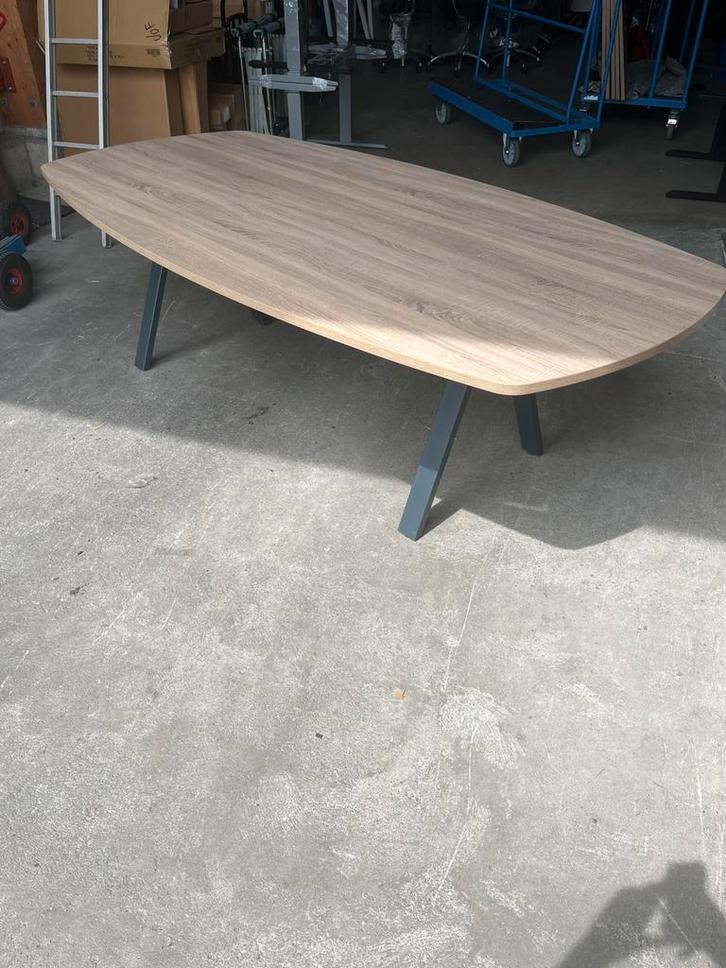 Vergadertafel eclips 240X120cm Nieuw, Huis en Inrichting, Bureaus, Nieuw, Ophalen