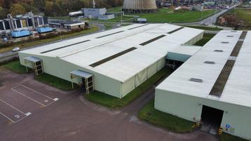 2 locaux commerciaux chacun 4500m2