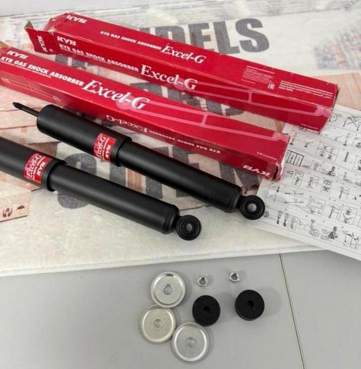 2X Isuzu Trooper suv Schokbreker schokdemper KYB 344355, Auto-onderdelen, Ophanging en Onderstel, Nieuw, Ophalen of Verzenden