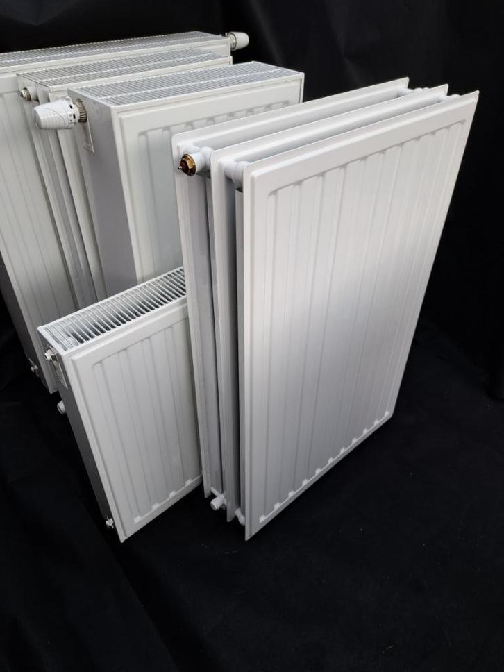 Radiatoren, Doe-het-zelf en Bouw, Verwarming en Radiatoren, Zo goed als nieuw, 80 cm of meer, Ophalen