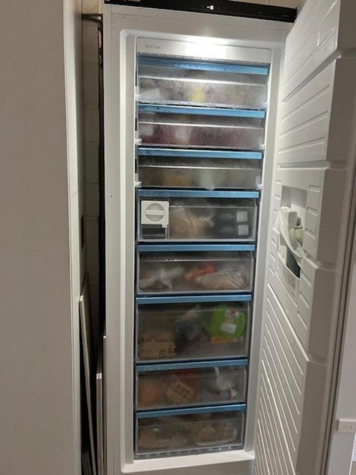 Grote diepvriezer BOSCH, Elektronische apparatuur, Vriezers en Diepvrieskisten, Gebruikt, Vrijstaand, Vrieskast, 160 cm of meer