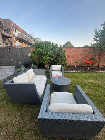 Loungeset te koop – 4 seizoenen beschikbaar voor biedingen